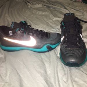 Black Kobe signature 10’s mamba series (size 10)